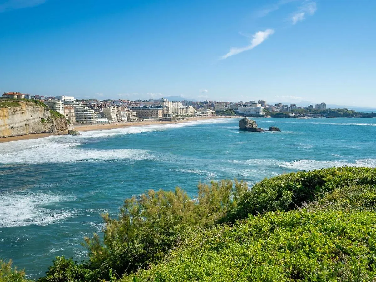 Apartment Carlton-2 By Interhome Biarritz